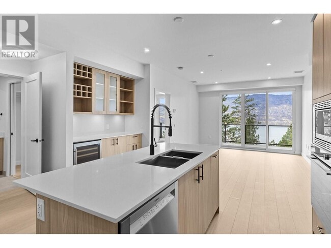 Building Photo - 9652 Benchland Dr