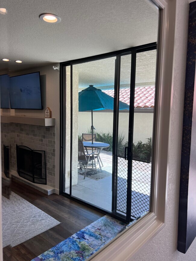 Foto del edificio - 2274 Martinique Ln