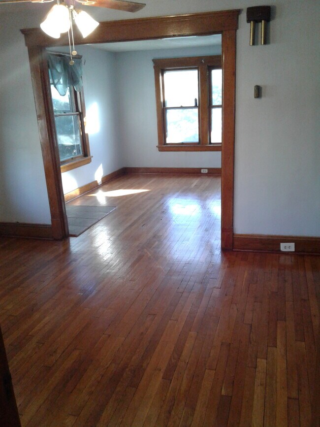 Foto del edificio - 17405 Woodford Ave