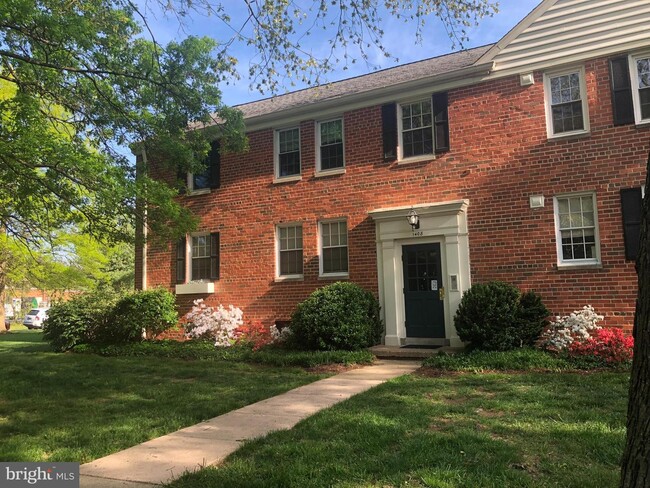 1408 Belle View Blvd Unit B1, Alexandria, VA 22307 - Room for Rent in
