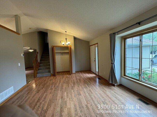 Foto del edificio - 3900 51st Ave N