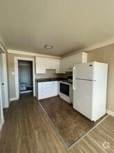 Building Photo - 894 Rue Principale