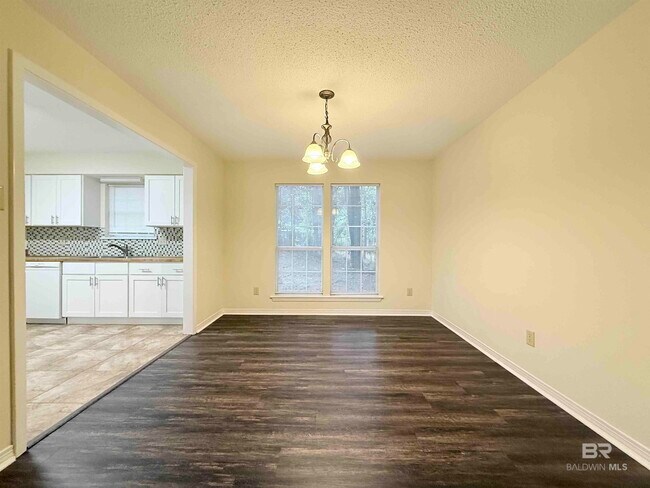 Foto del edificio - 233 Ridgewood Dr