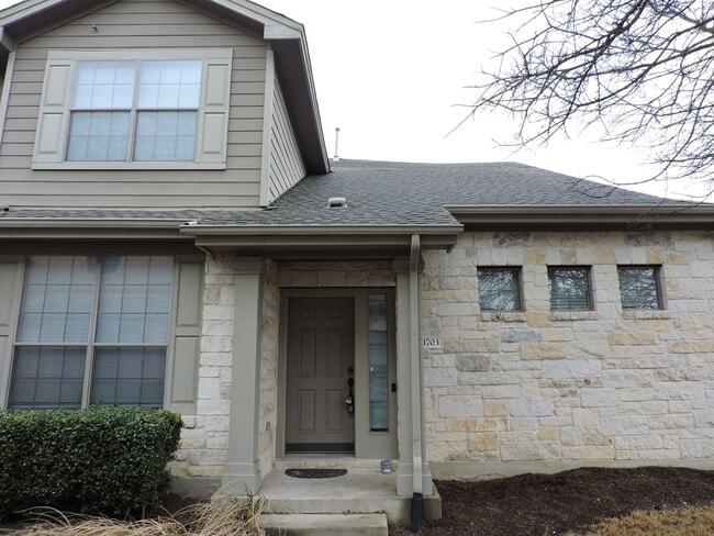 Building Photo - Gorgeous Three Bedroom Condo in South Austin