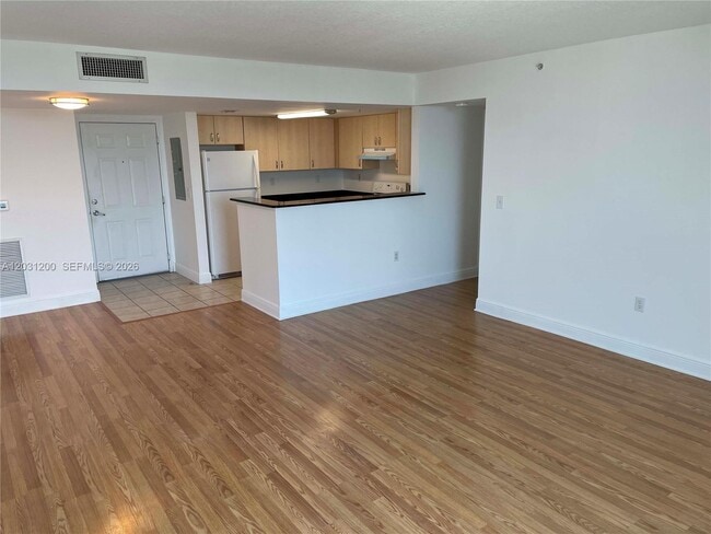 Building Photo - 3000 Coral Wy