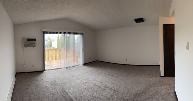 Building Photo - 1005