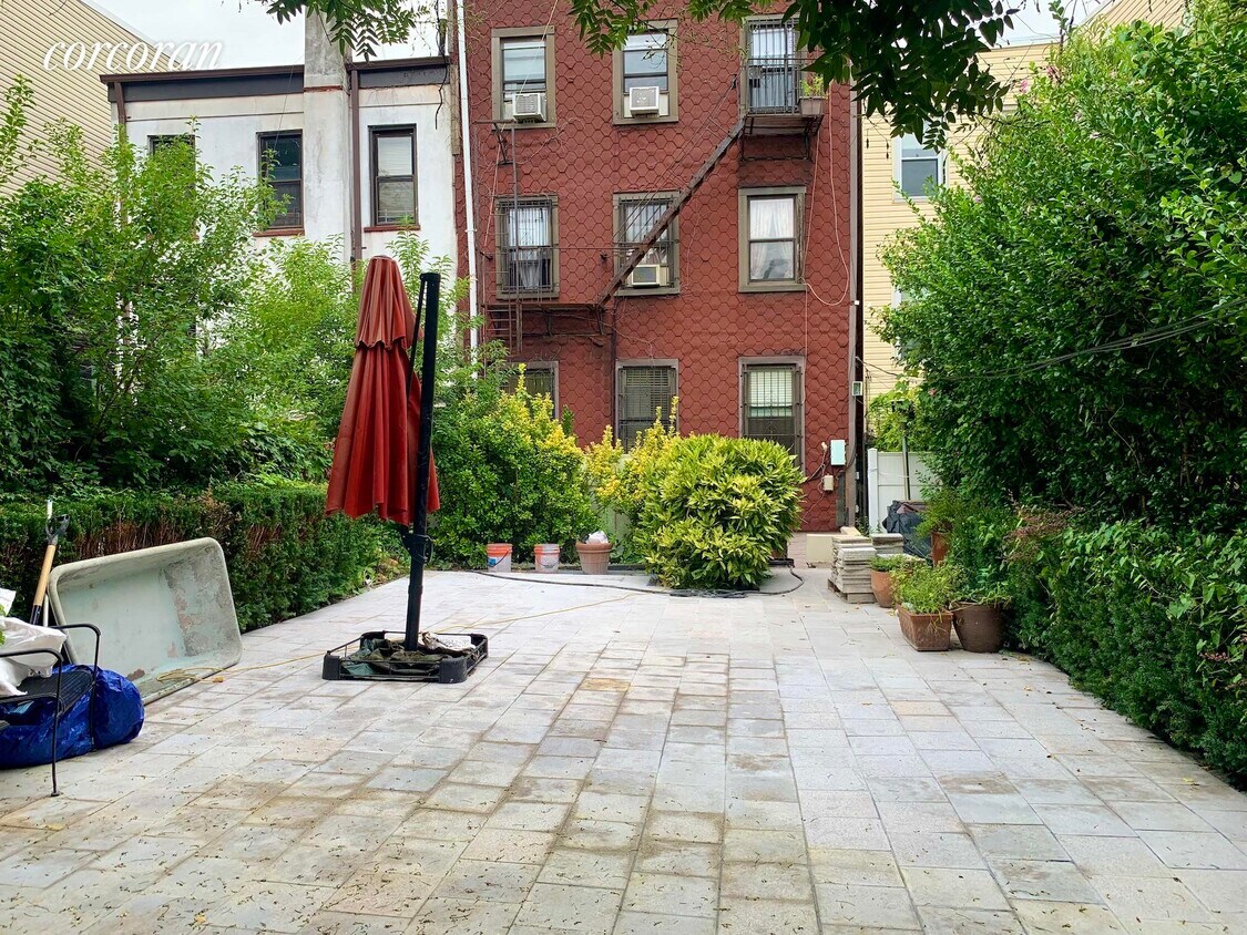 Foto principal - 99 Clermont Ave