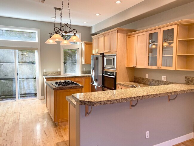 Foto del edificio - Beautiful SW Portland 2 Bedroom Townhome O...