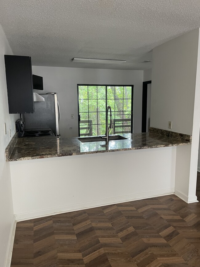 Foto del edificio - 1560 Kay Ave