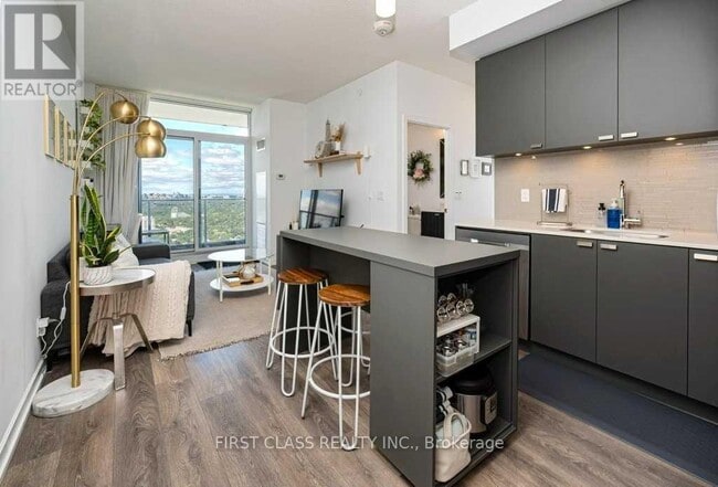 Building Photo - 56 Forest Manor Rd