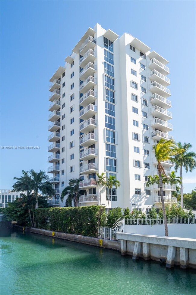 Foto del edificio - 1688 West Ave