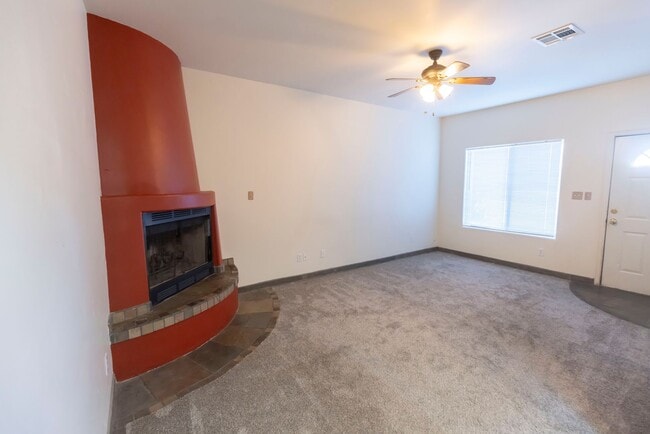 Building Photo - 1635 Spruce Ave
