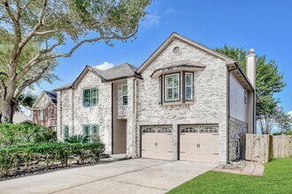 Building Photo - 22711 W Waterlake