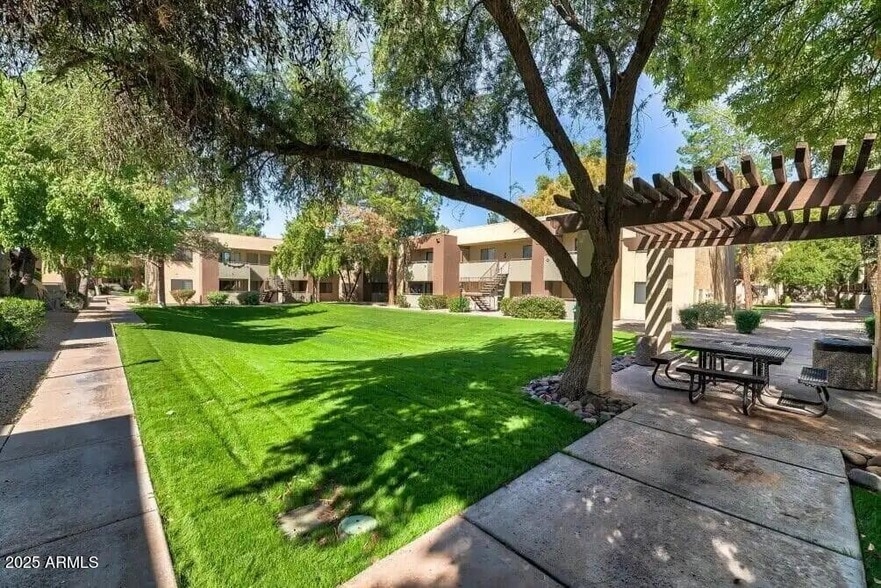 Primary Photo - 4101 W Union Hills Dr