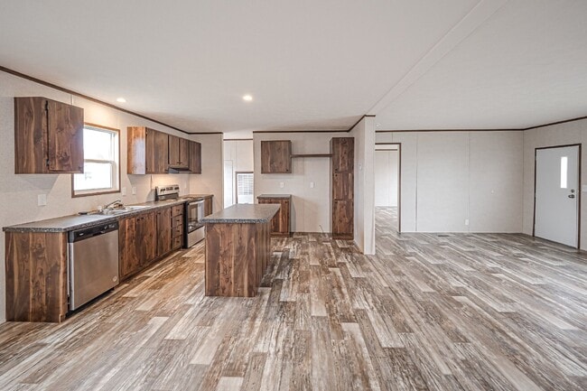 Building Photo - Spacious 3-Bed, 2-Bath Mobile Home at 2531...