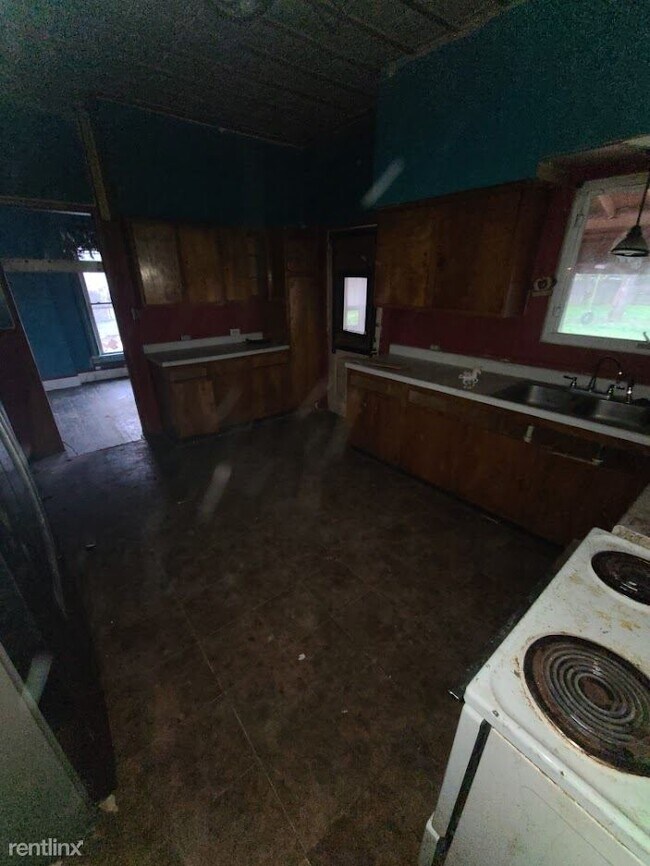 Foto del edificio - 4 br, 2 bath House - 309 South Pleasant St...