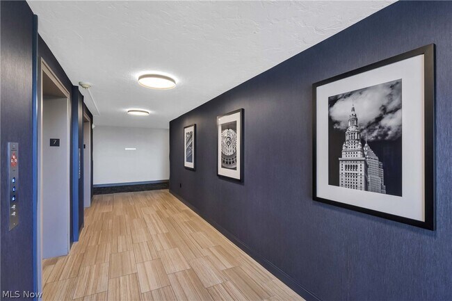 Foto del edificio - 12550 Lake Ave