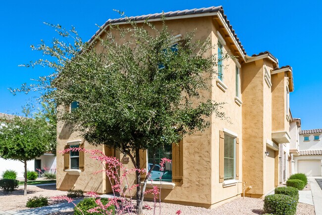 Building Photo - 17736 W Mandalay Ln