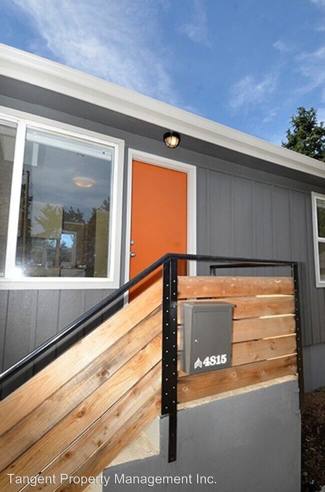 Building Photo - 4709-4823 NE 50th Pl