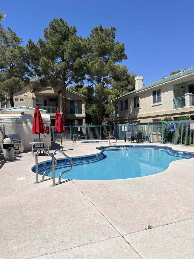 Building Photo - 5155 W Tropicana Ave