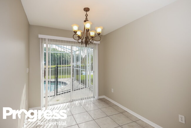 Building Photo - 6646 Summer Cove Dr