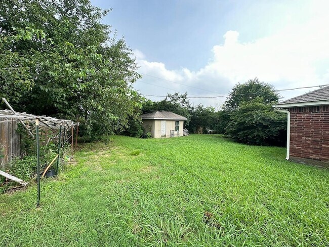 Foto del edificio - 4650 Stonewall Cove