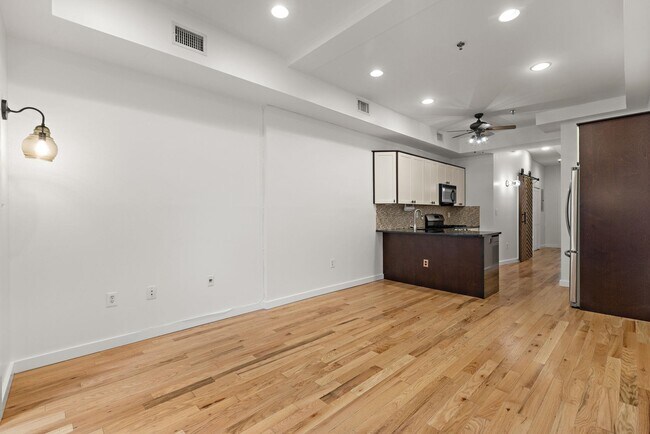 Foto del edificio - 412 Monroe St