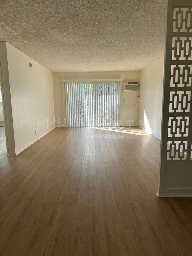 Foto del edificio - 4350 Troost Ave