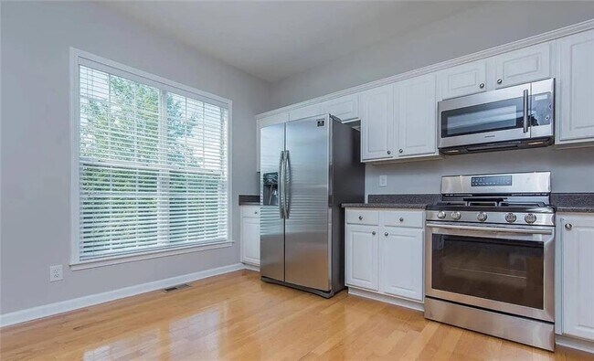 Foto del edificio - 1108 Thornborough Dr