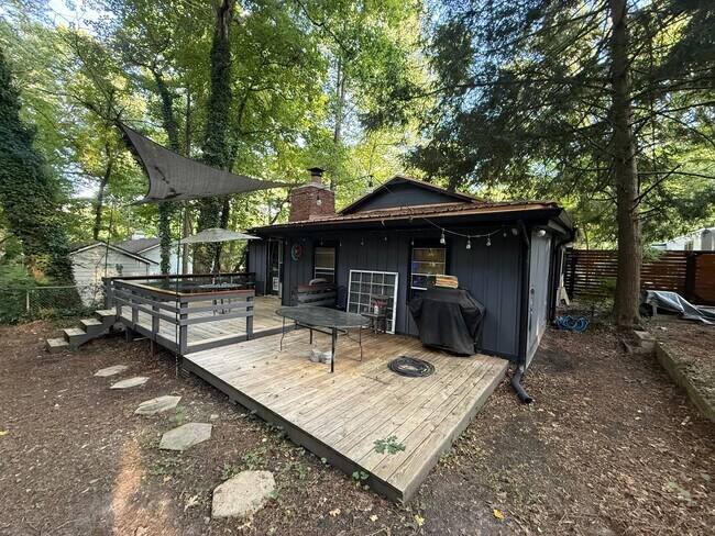 Foto del edificio - 4650 Ridge Dr