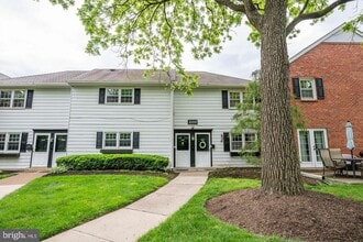 Building Photo - 207 Yardley Cmn