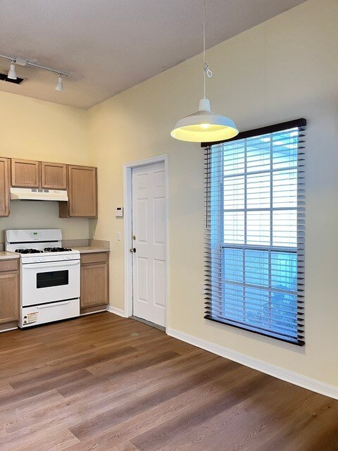 Building Photo - 430 Berwick Cir
