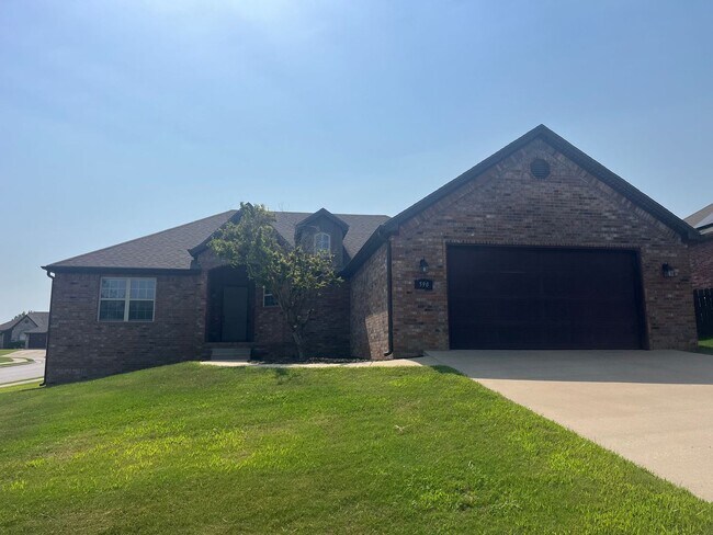 Building Photo - Great 3 Bedroom!