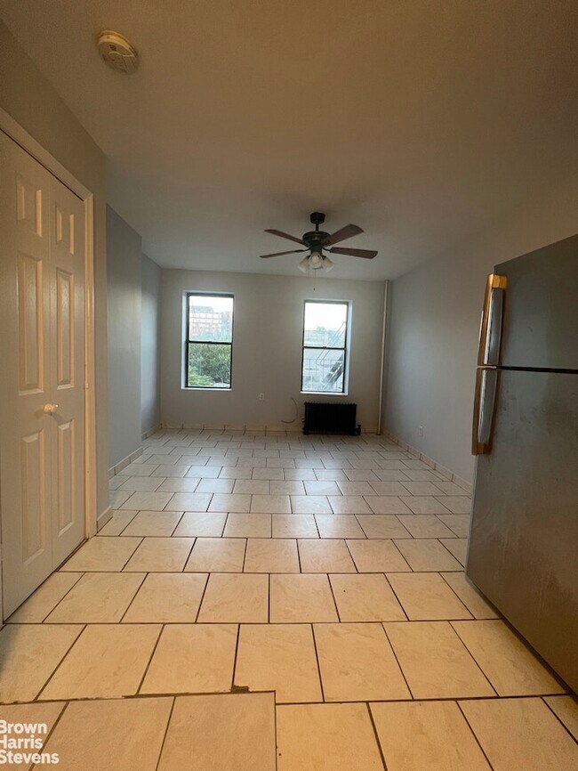 A Studio steal in Fort Greene! Townhome Rentals in Brooklyn NY