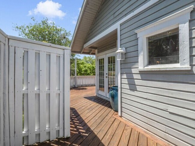 Foto del edificio - Charming 1/1 condo near Lake Virginia