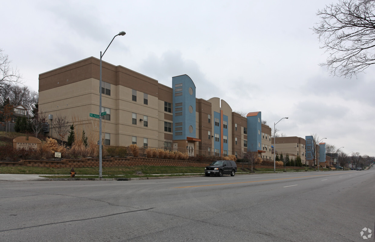 Foto principal - Parkway Apartments