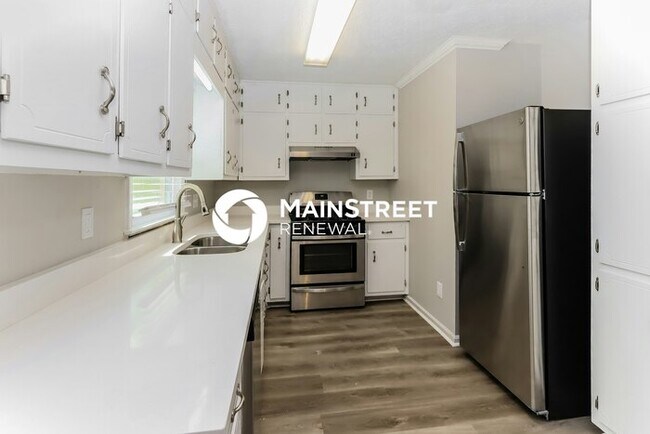 Foto del edificio - 3 Bedroom Pet-Friendly Home in CONYERS, GA...