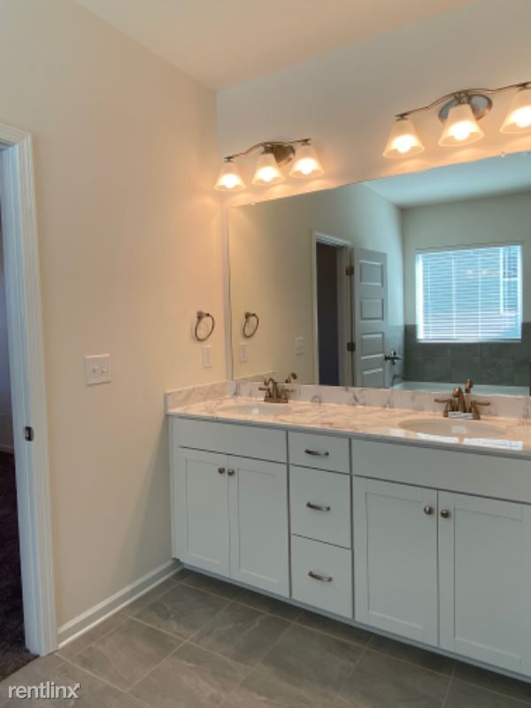 Foto del edificio - 4 br, 2.5 bath House - 113 Church St