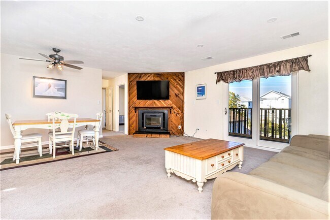 Nice and Bright with Recessed Lighting - 1540 Chela Ave