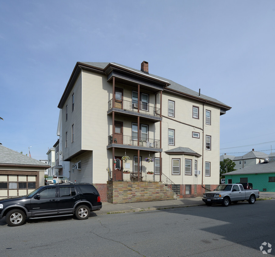 104 Whitman St, New Bedford, MA 02745 Apartments in New Bedford, MA