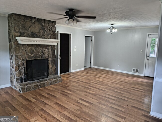 Foto del edificio - 1678 Ridgeview Dr NW