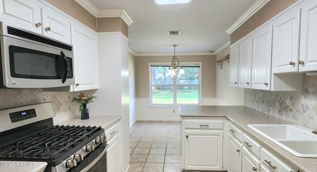 Building Photo - 245 Orangewood Dr