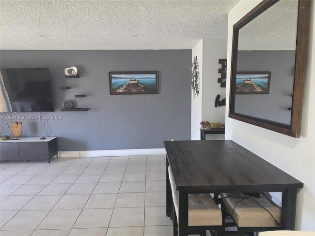 Foto del edificio - 17901 NW 68th Ave