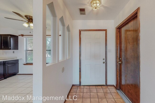 Foto del edificio - 3 br, 2 bath House - 1913 PAISANO ST NE