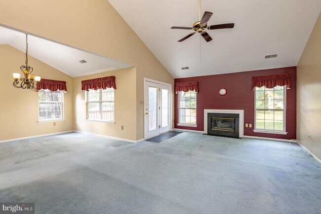 Foto del edificio - 193 Hawthorne Ct