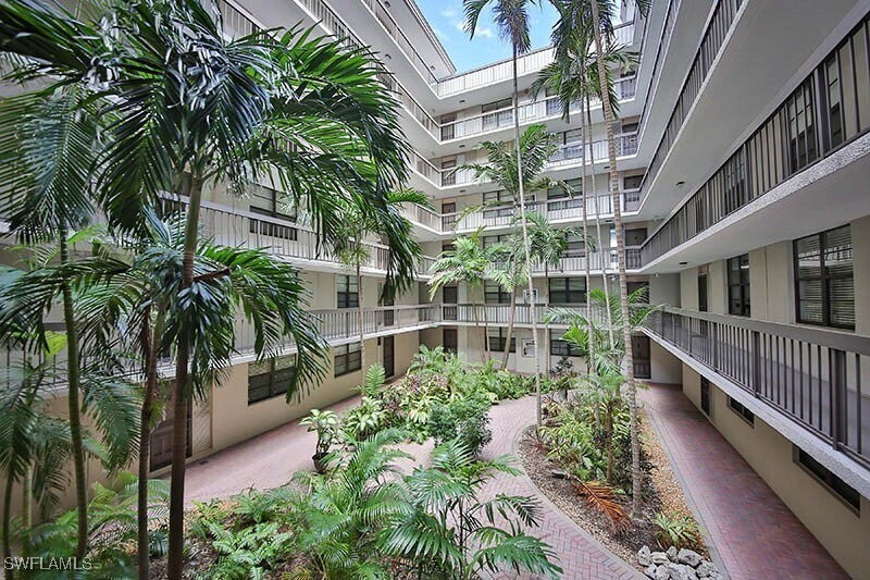 Foto del edificio - 651 Seaview Ct