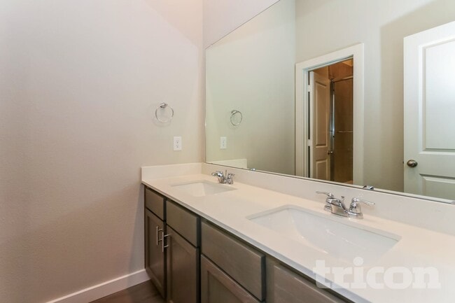 Building Photo - 2407 Cohorn Trl