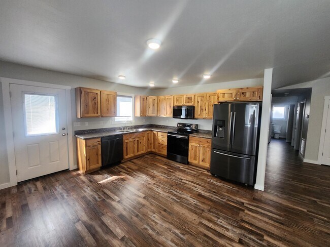 Building Photo - 233 Debs Dr