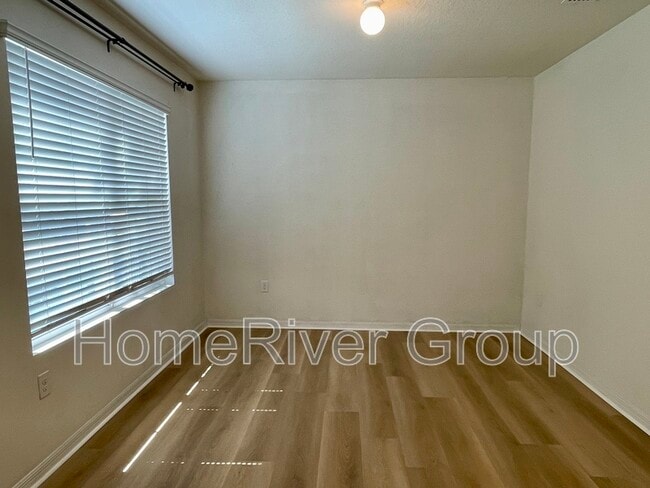 Foto del edificio - 9232 Watolla Dr