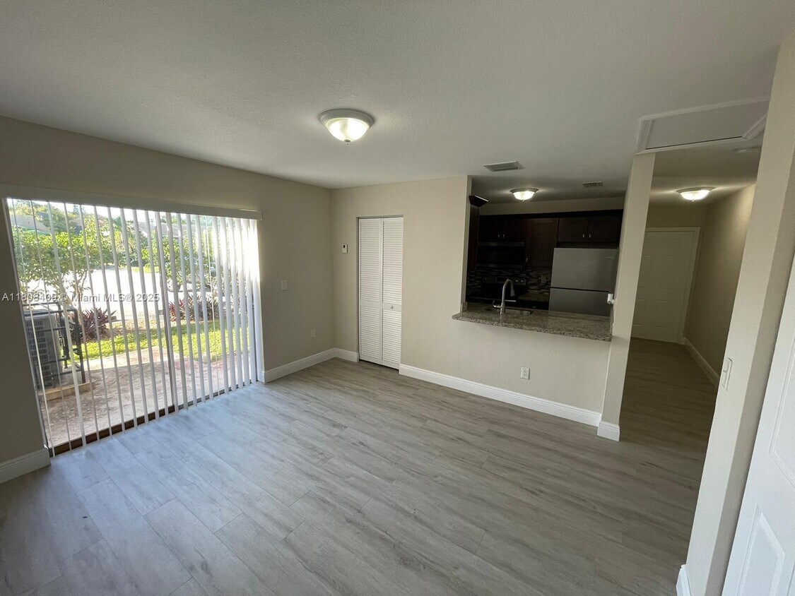 Foto principal - 1471 NW 22nd Ct